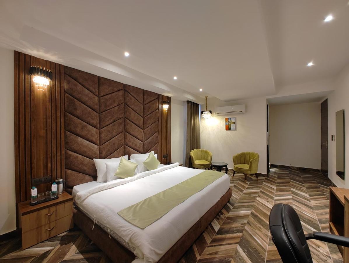 Grand Luxotica By Dls Hotels Dehradun Esterno foto