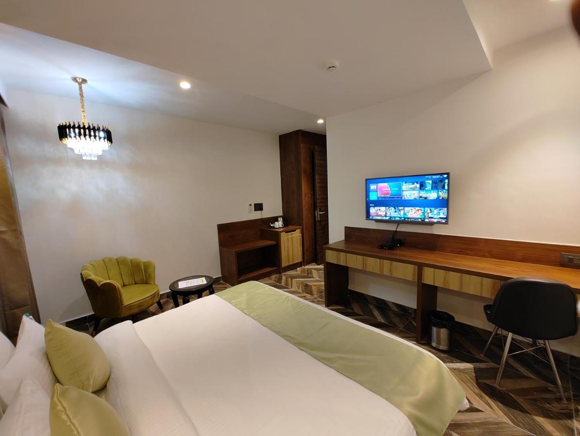 Grand Luxotica By Dls Hotels Dehradun Esterno foto