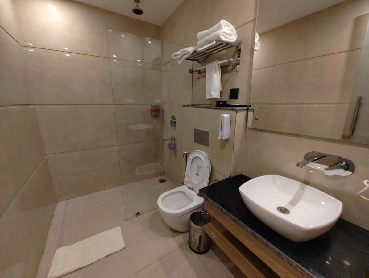 Grand Luxotica By Dls Hotels Dehradun Esterno foto
