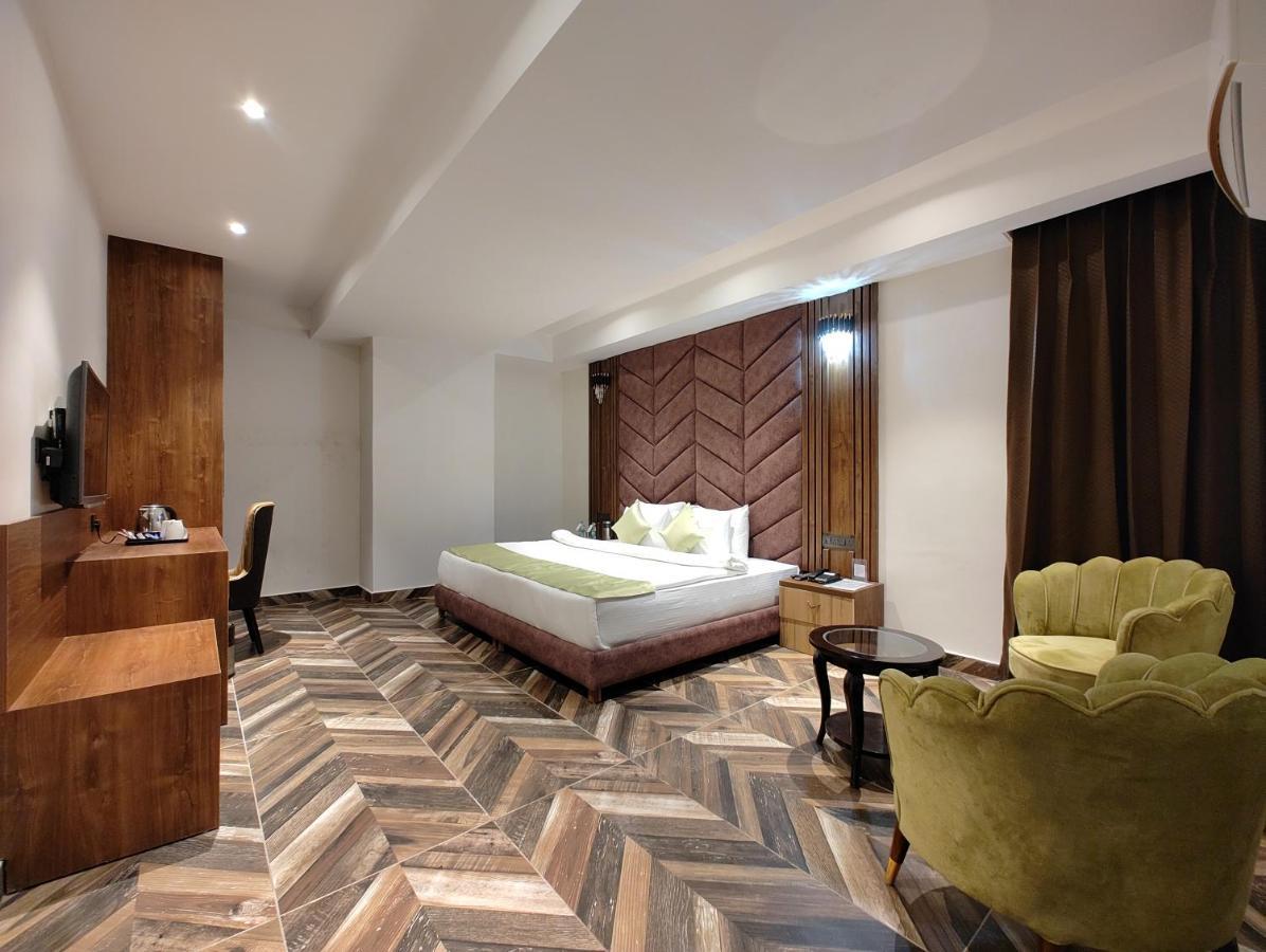 Grand Luxotica By Dls Hotels Dehradun Esterno foto