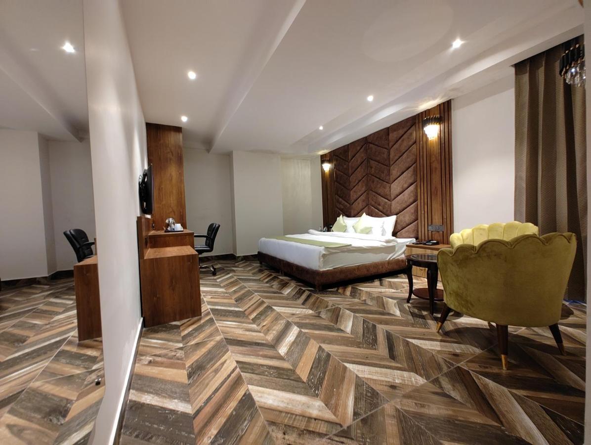 Grand Luxotica By Dls Hotels Dehradun Esterno foto
