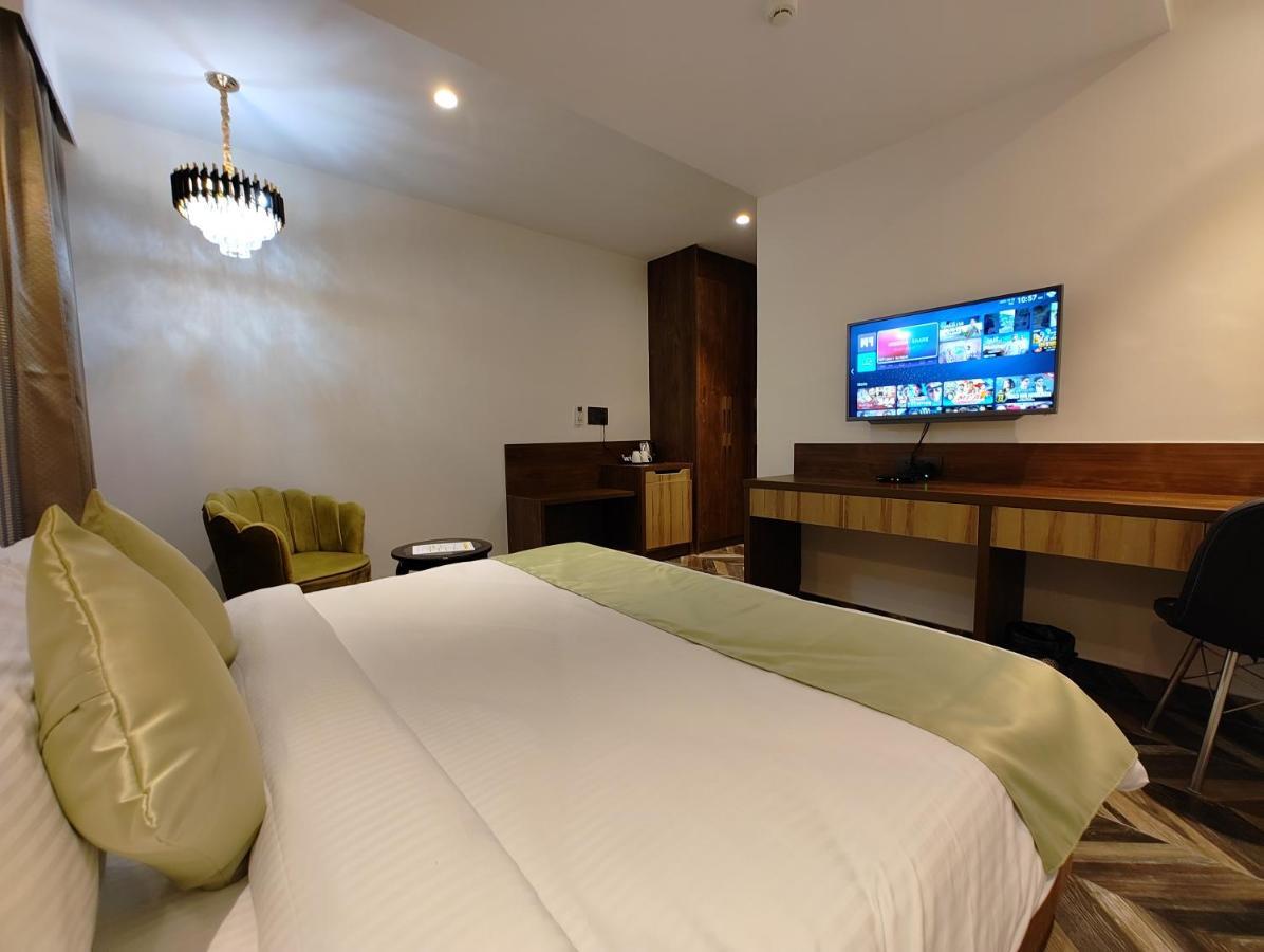 Grand Luxotica By Dls Hotels Dehradun Esterno foto