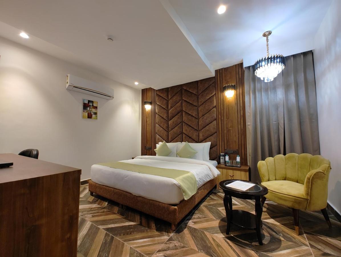 Grand Luxotica By Dls Hotels Dehradun Esterno foto