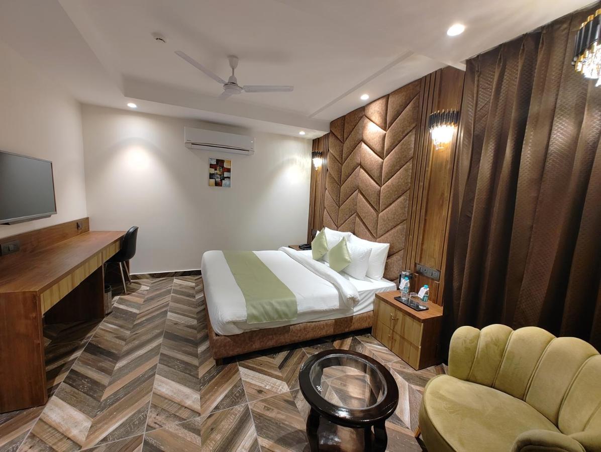 Grand Luxotica By Dls Hotels Dehradun Esterno foto