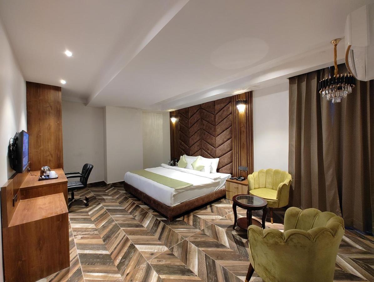 Grand Luxotica By Dls Hotels Dehradun Esterno foto
