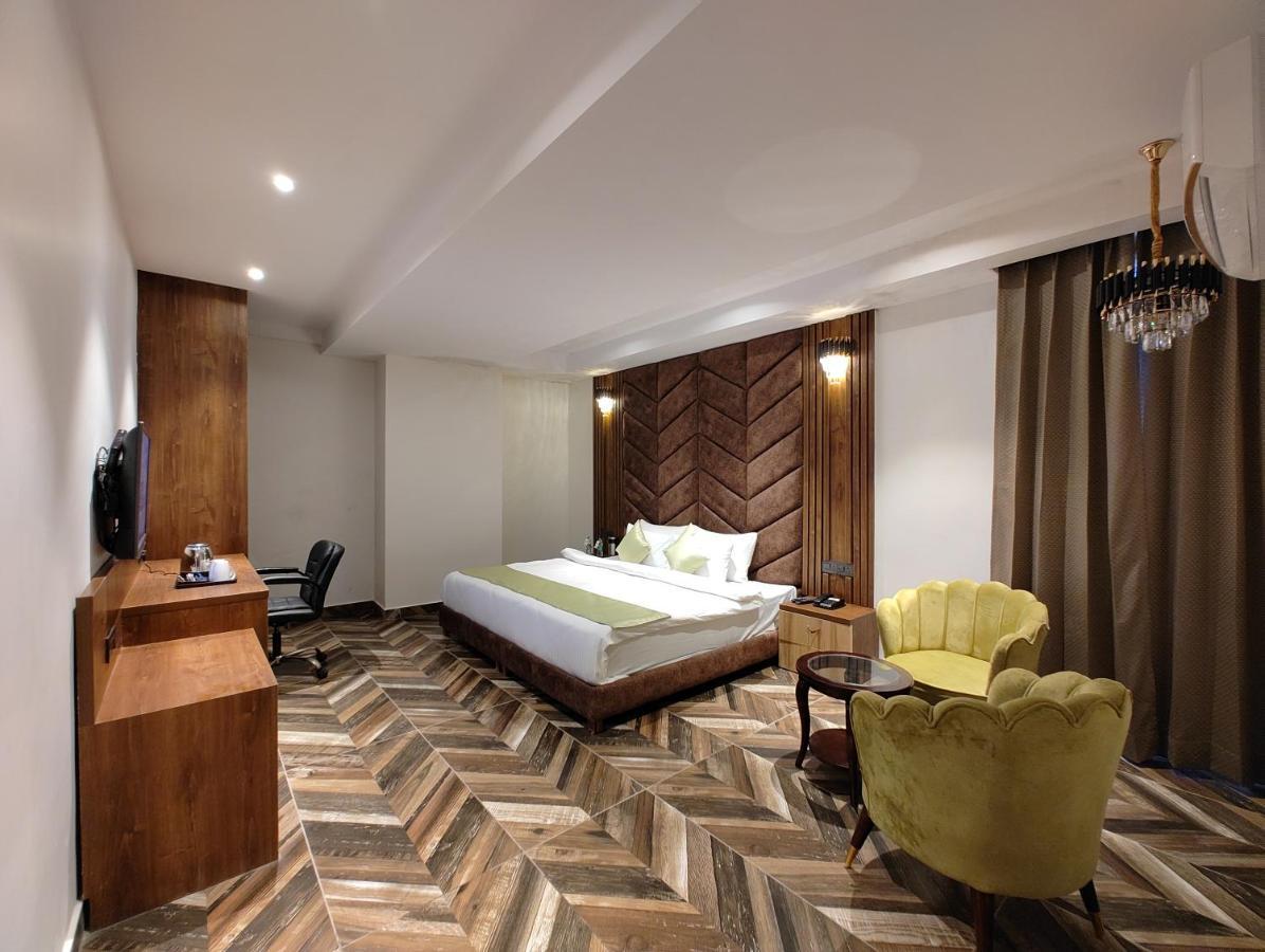 Grand Luxotica By Dls Hotels Dehradun Esterno foto