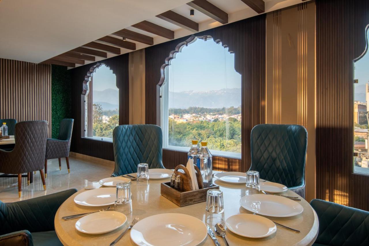Grand Luxotica By Dls Hotels Dehradun Esterno foto