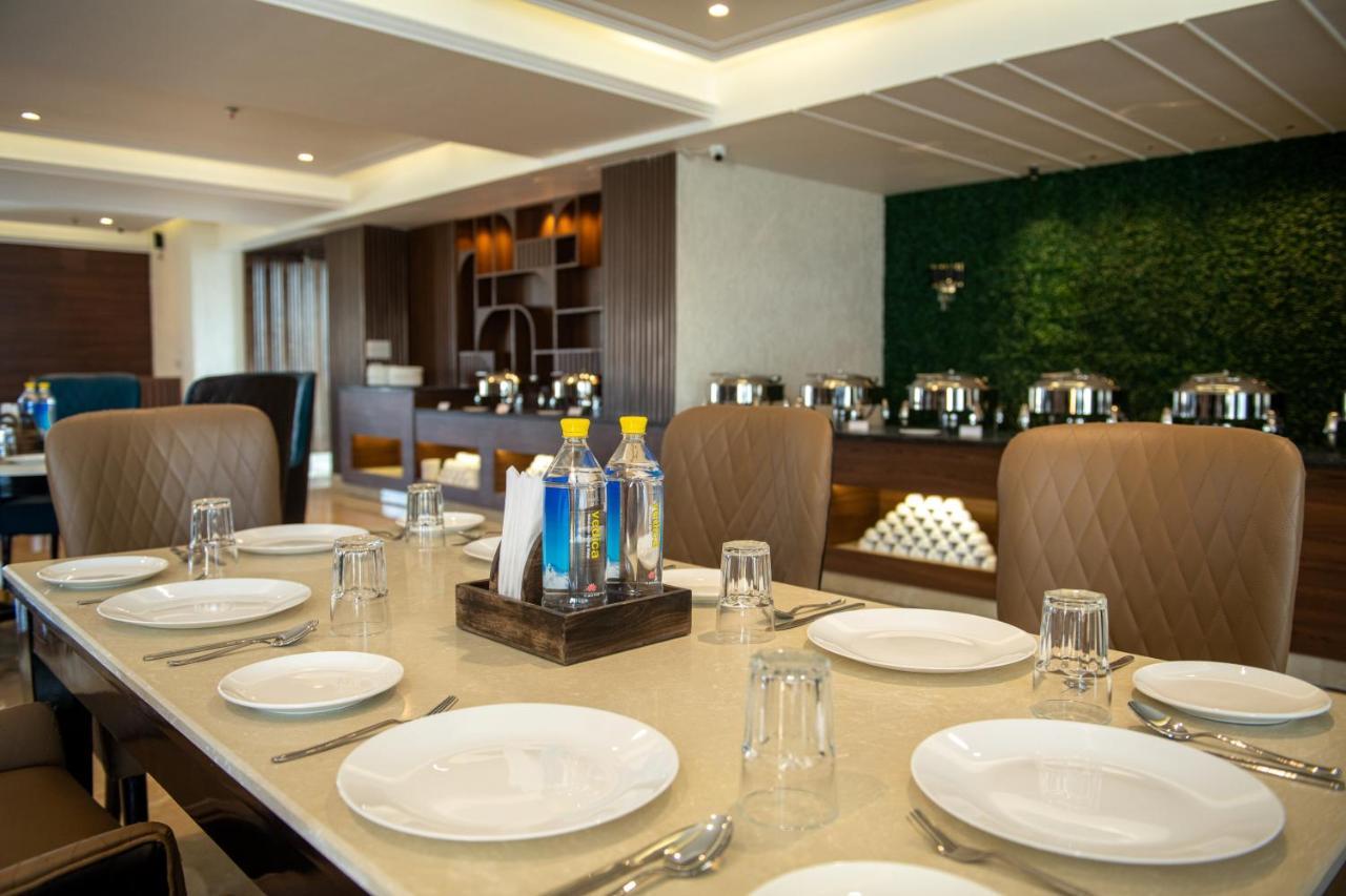 Grand Luxotica By Dls Hotels Dehradun Esterno foto