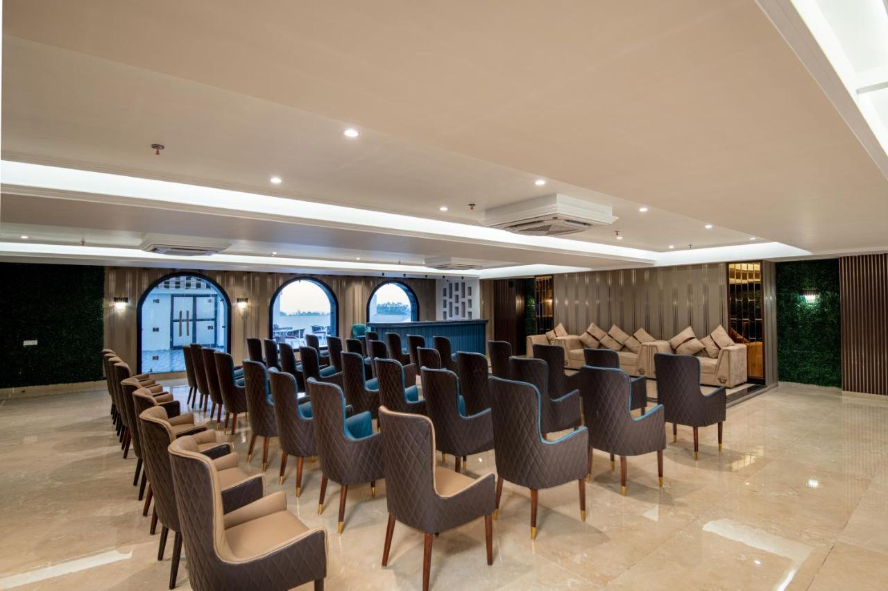 Grand Luxotica By Dls Hotels Dehradun Esterno foto